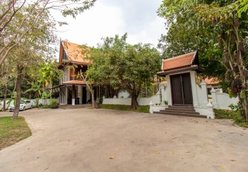 36 Bedroom Hotel For Sale - Sala Kamreuk, Siem Reap thumbnail