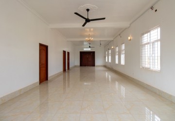 6 Bedroom House For Rent - Sala Kamreuk, Siem Reap thumbnail