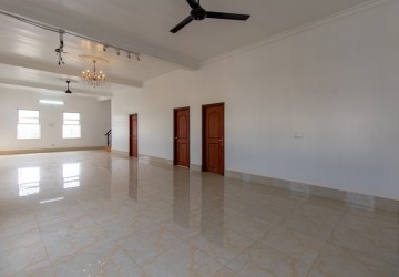 6 Bedroom House For Rent - Sala Kamreuk, Siem Reap thumbnail