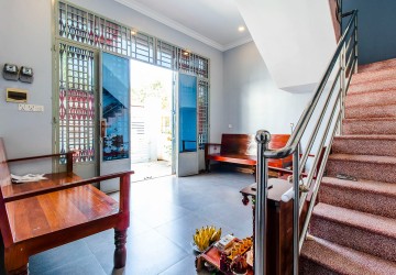 4 Bedroom Villa For Sale - Svay Dangkum, Siem Reap thumbnail