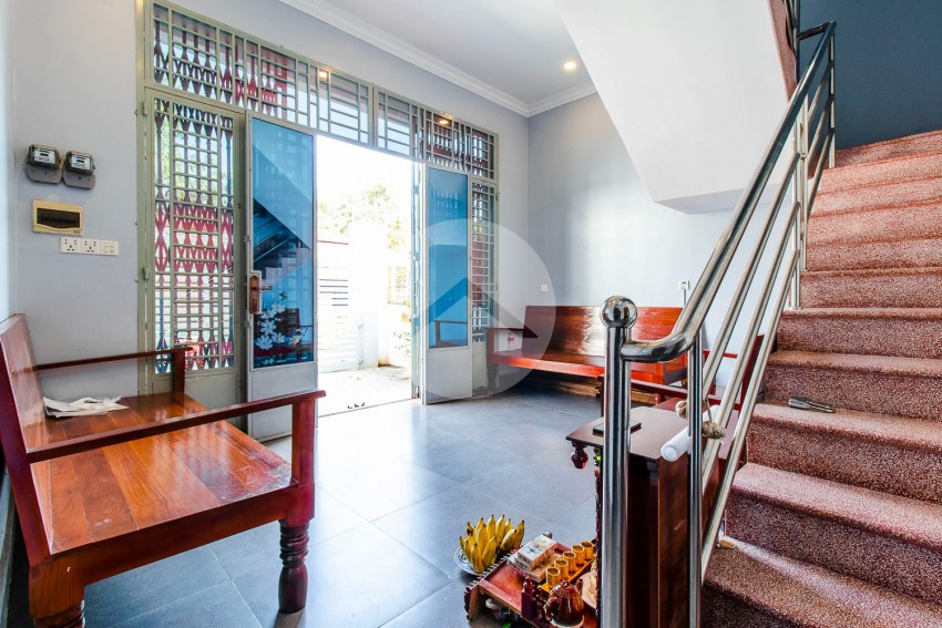 4 Bedroom Villa For Sale - Svay Dangkum, Siem Reap