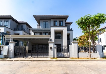 7 Bedroom Corner Queen Villa For Sale - Chip Mong Landmark 60M, Phnom Penh thumbnail