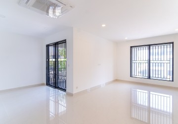 7 Bedroom Corner Queen Villa For Sale - Chip Mong Landmark 60M, Phnom Penh thumbnail