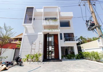 14 Bedroom Hotel For Rent - Riverside, Sala Kamreuk, Siem Reap thumbnail