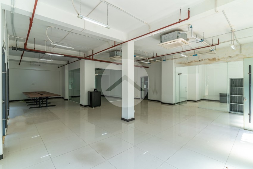 144 Sqm Retail Space For Rent - Wat Phnom, Phnom Penh