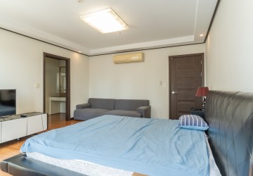 3 Bedroom Condo For Rent - De Castle Royal, BKK1, Phnom Penh thumbnail