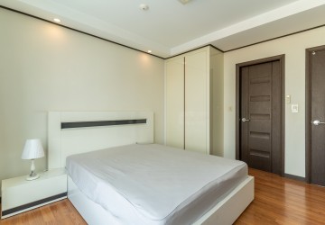 3 Bedroom Condo For Rent - De Castle Royal, BKK1, Phnom Penh thumbnail