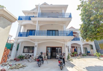 24 Bedroom Guesthouse For Rent - Svay Dangkum, Siem Reap thumbnail