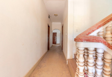 16 Bedroom Guesthouse For Rent - Svay Dangkum, Siem Reap thumbnail