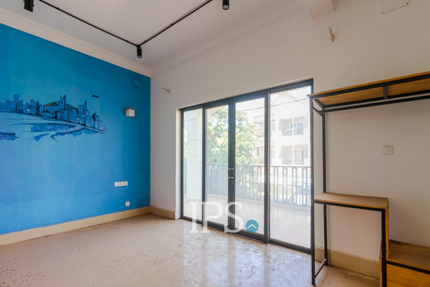 16 Bedroom Guesthouse For Rent - Svay Dangkum, Siem Reap