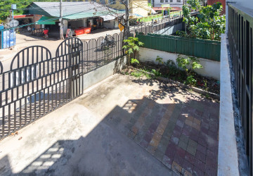 16 Bedroom Guesthouse For Rent - Svay Dangkum, Siem Reap thumbnail