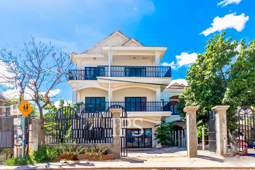 16 Bedroom Guesthouse For Rent - Svay Dangkum, Siem Reap