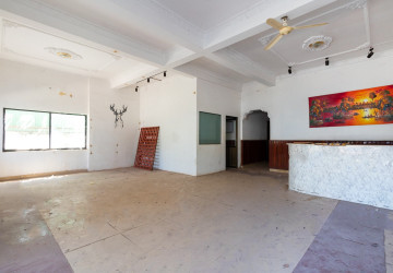 16 Bedroom Guesthouse For Rent - Svay Dangkum, Siem Reap thumbnail