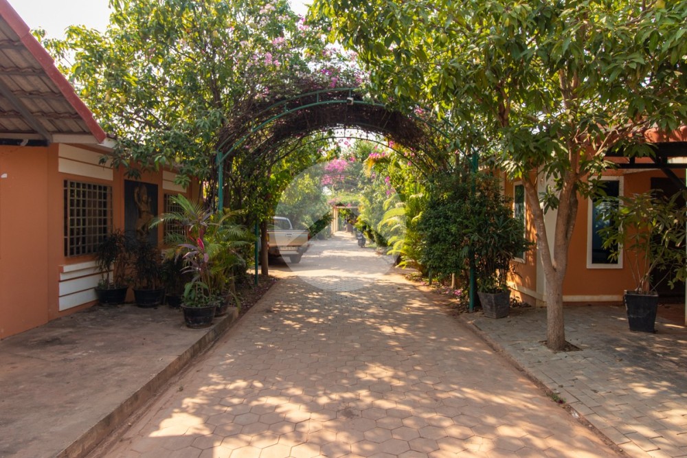 28 Bedroom Boutique Villa For Sale - Svay Dangkum, Siem Reap - Image 40