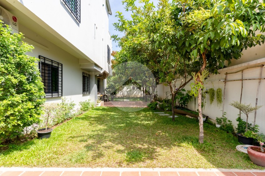 6 Bedroom Townhouse For Sale - Chaom Chau, Phnom Penh