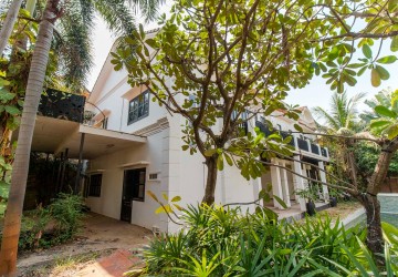 13 Bedroom Boutique For Sale - Svay Dangkum, Siem Reap thumbnail