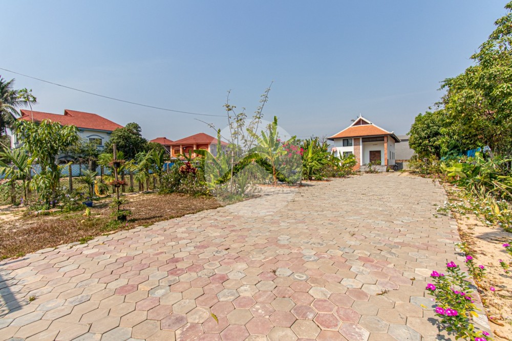 3 Bedroom House For Rent - Svay Dangkum, Siem Reap - Image 13
