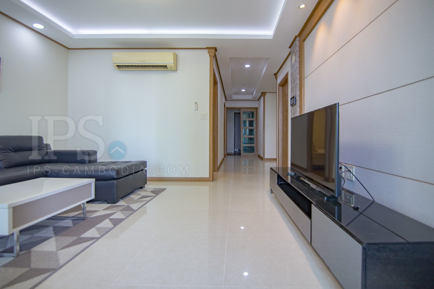 27th Floor 2 Bedroom Condo For Sale - De Castle Royal, BKK1, Phnom Penh