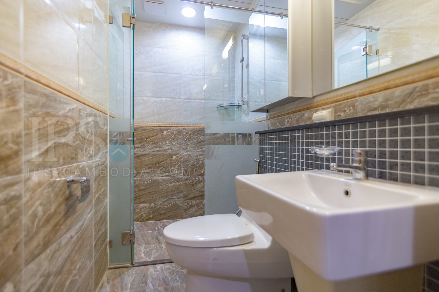 27th Floor 2 Bedroom Condo For Sale - De Castle Royal, BKK1, Phnom Penh - Image 12