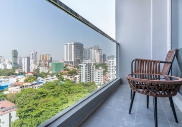 3 Bedroom Serviced Apartment For Rent - Tonle Bassac, Phnom Penh thumbnail