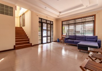 3 Bedroom Villa For Sale - Svay Dangkum, Siem Reap thumbnail