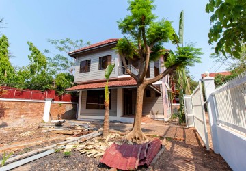 3 Bedroom Villa For Sale - Svay Dangkum, Siem Reap thumbnail