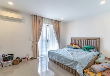 4 Bedroom Link A Villa For Sale - Chip Mong Park Land 598, Russey Keo, Phnom Penh thumbnail