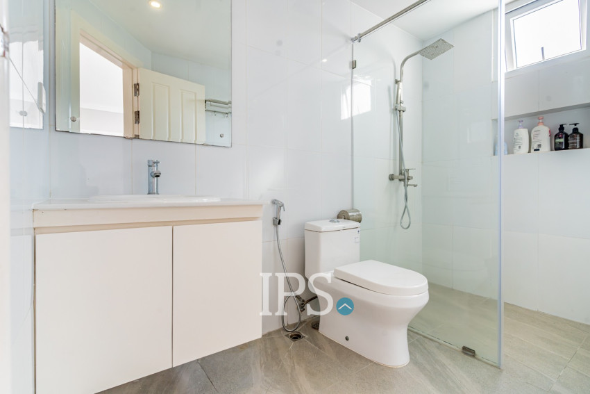 2 Bedroom Serviced Apartment For Rent - BKK1, Phnom Penh