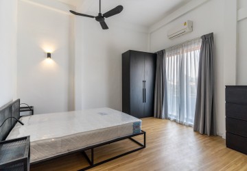 2 Bedroom Renovated Apartment For Rent - Phsar Chas, Phnom Penh thumbnail