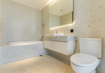 39th Floor 3 Bedroom Condo Type S1 Resale - Time Square 306, BKK1, Phnom Penh thumbnail