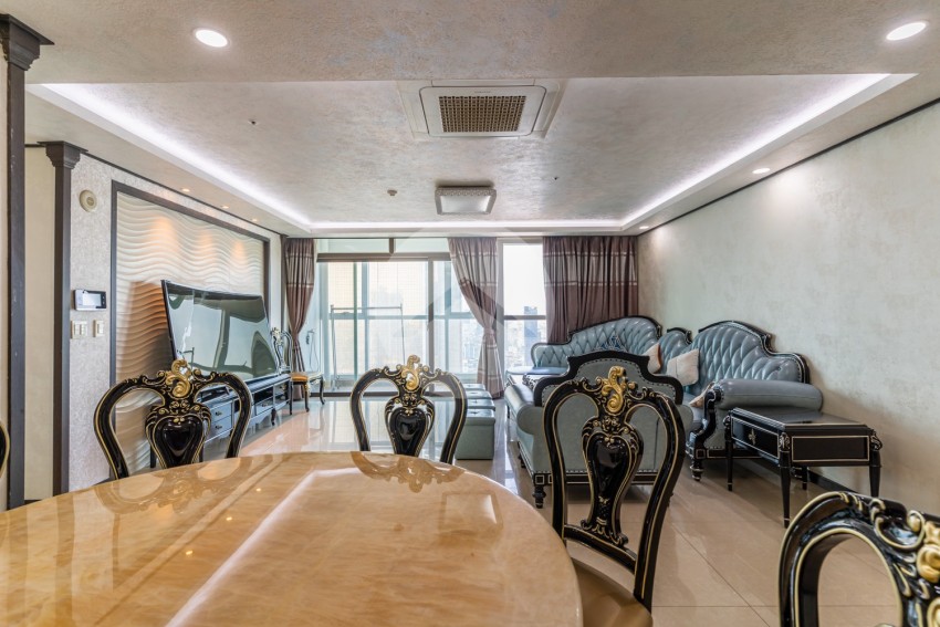 4 Bedroom Condo For Rent - De Castle Royal, BKK 1, Phnom Penh