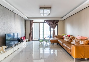 3 Bedroom Condo For Rent - De Castle Royal, BKK 1, Phnom Penh thumbnail