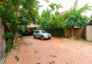 8 Bedroom Wooden House For Rent - Chreav, Siem Reap thumbnail