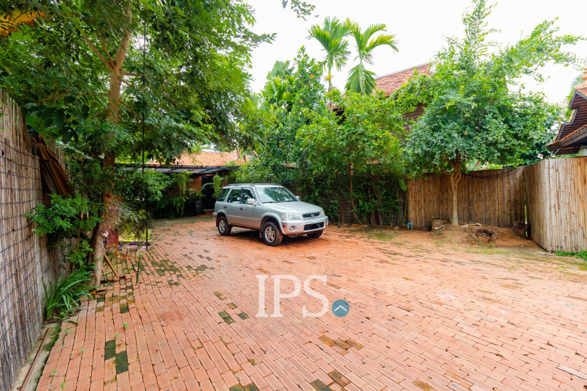 8 Bedroom Wooden House For Rent - Chreav, Siem Reap