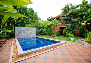 8 Bedroom Wooden House For Rent - Chreav, Siem Reap thumbnail