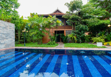 8 Bedroom Wooden House For Rent - Chreav, Siem Reap thumbnail