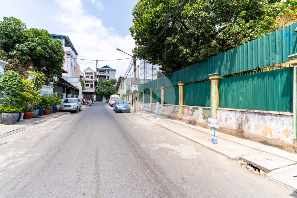 1,050 Sqm Land For Sale - Boeung Trabek, Phnom Penh - Image 9