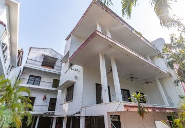 16 Bedroom Commercial Boutique Villa For Rent - Beoung Raing, Phnom Penh thumbnail