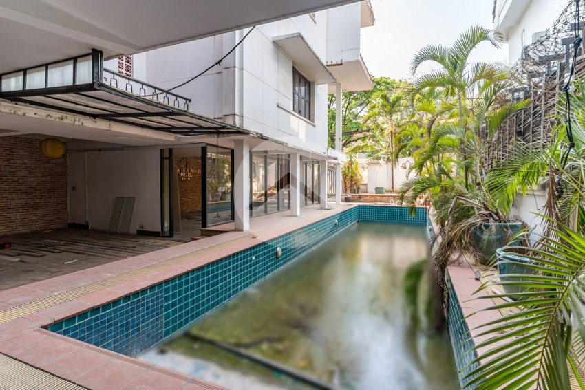 16 Bedroom Commercial Boutique Villa For Rent - Beoung Raing, Phnom Penh