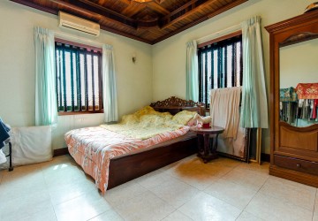 10 Bedroom Villa For Sale - Near Riverside, Sala Kamreuk, Siem Reap thumbnail