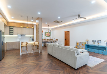 Renovated 3 Bedroom Apartment For Rent - Beoung Raing, Phnom Penh thumbnail