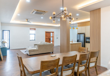 Renovated 3 Bedroom Apartment For Rent - Beoung Raing, Phnom Penh thumbnail