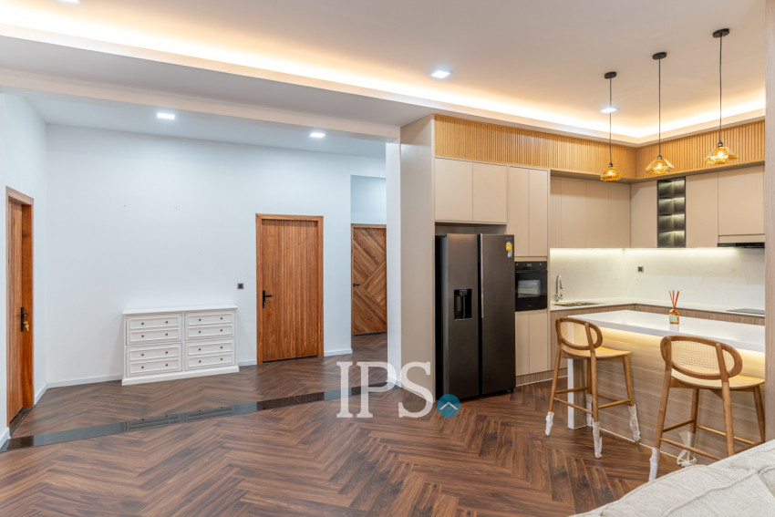 Renovated 3 Bedroom Apartment For Rent - Beoung Raing, Phnom Penh