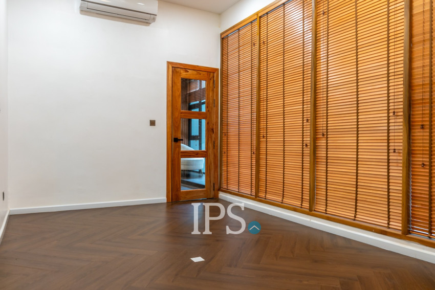 Renovated 3 Bedroom Apartment For Rent - Beoung Raing, Phnom Penh