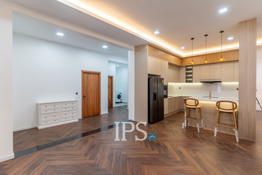 Renovated 3 Bedroom Apartment For Rent - Beoung Raing, Phnom Penh