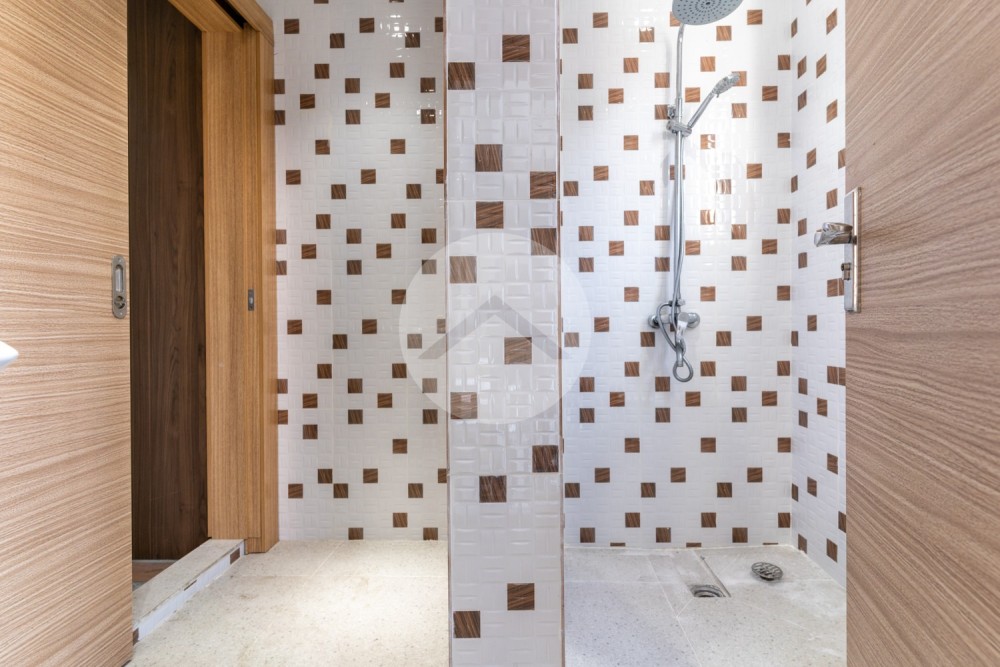 3 Bedroom Duplex Apartment For Rent - Phsar Thmei 3, Phnom Penh - Image 8
