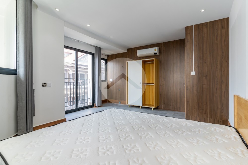3 Bedroom Duplex Apartment For Rent - Phsar Thmei 3, Phnom Penh - Image 11