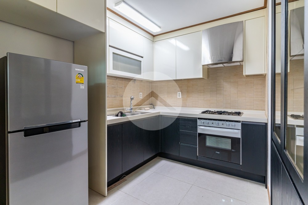 5th Floor 2 Bedroom Condo For Sale - De Castle Royal, BKK1, Phnom Penh - Image 6 5th Floor 2 Bedroom Condo For Sale - De Castle Royal, BKK1, Phnom Penh - Image 6