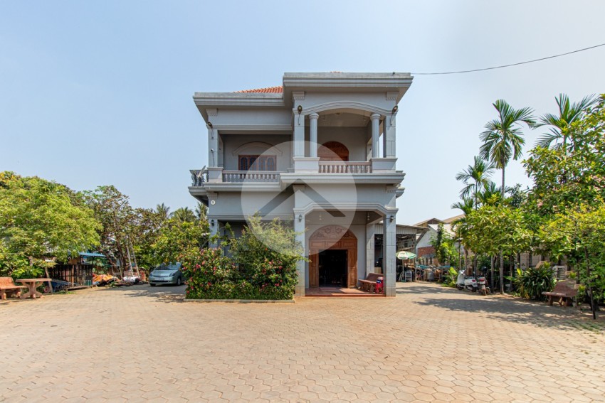 9 Bedroom House For Sale - Slor Kram, Siem Reap