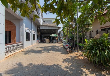 9 Bedroom House For Sale - Slor Kram, Siem Reap thumbnail
